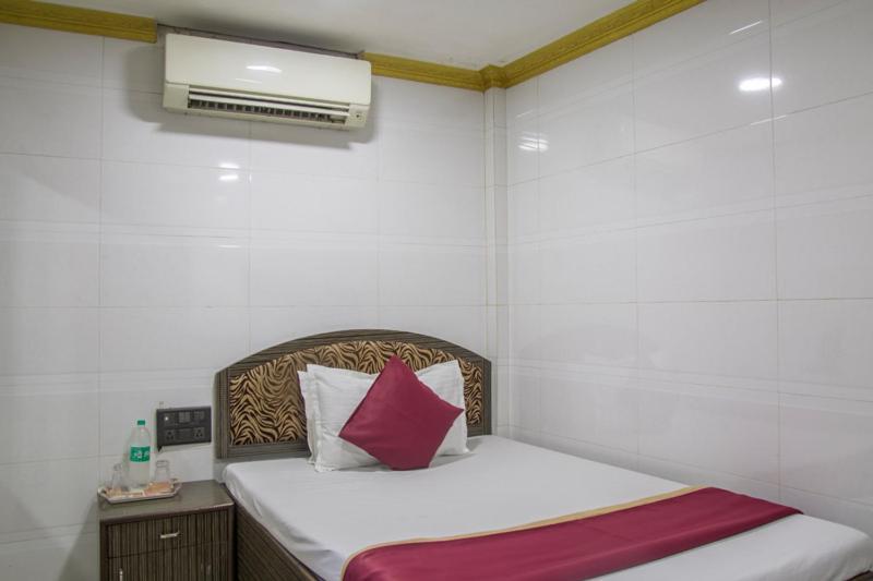 Relax Guest House Mumbai Bagian luar foto